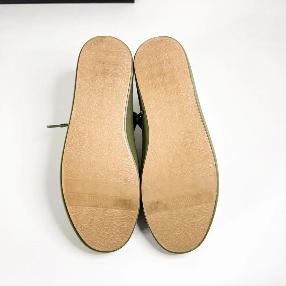 Melissa Possession Sneaker in Olive Green | Size 8 | Waterproof & Vegan - Picture 6 of 10